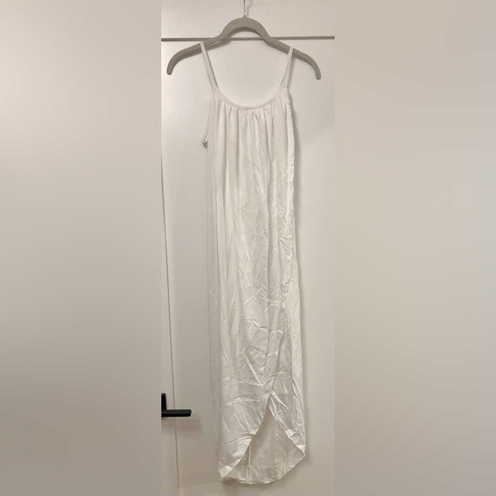 NWOT - Simple white below-knee spaghetti strap dress w/ tulip slit (size S) 🌷🤍